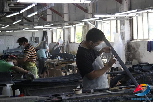 方便 工廠辦在村里，豐都村民務(wù)工不再遠(yuǎn)行